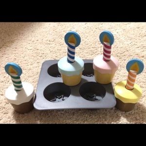 Melissa and Doug Cupcakes set